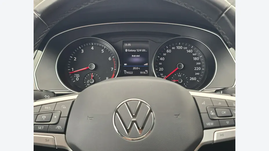 VOLKSWAGEN Passat -