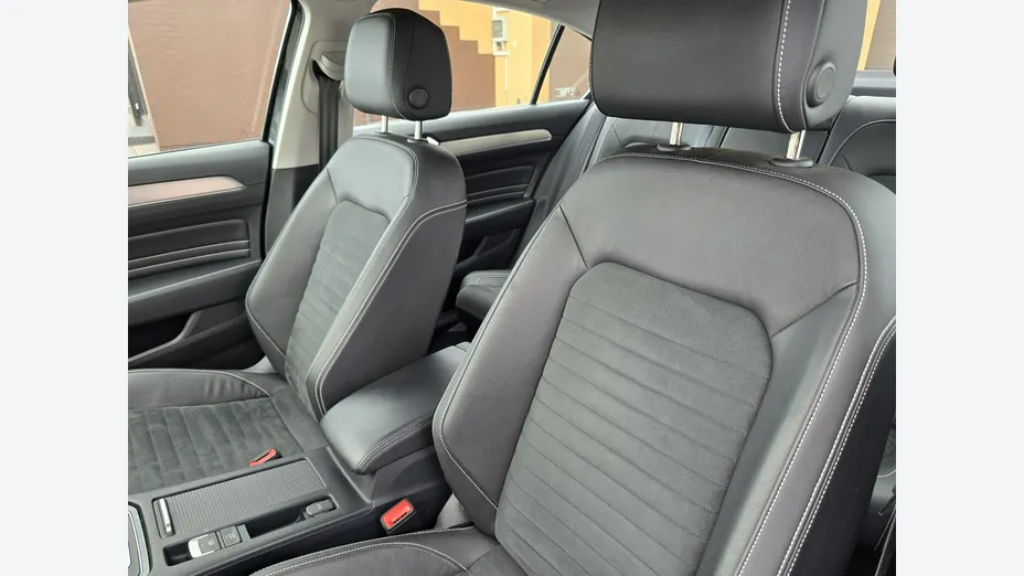 VOLKSWAGEN Passat -