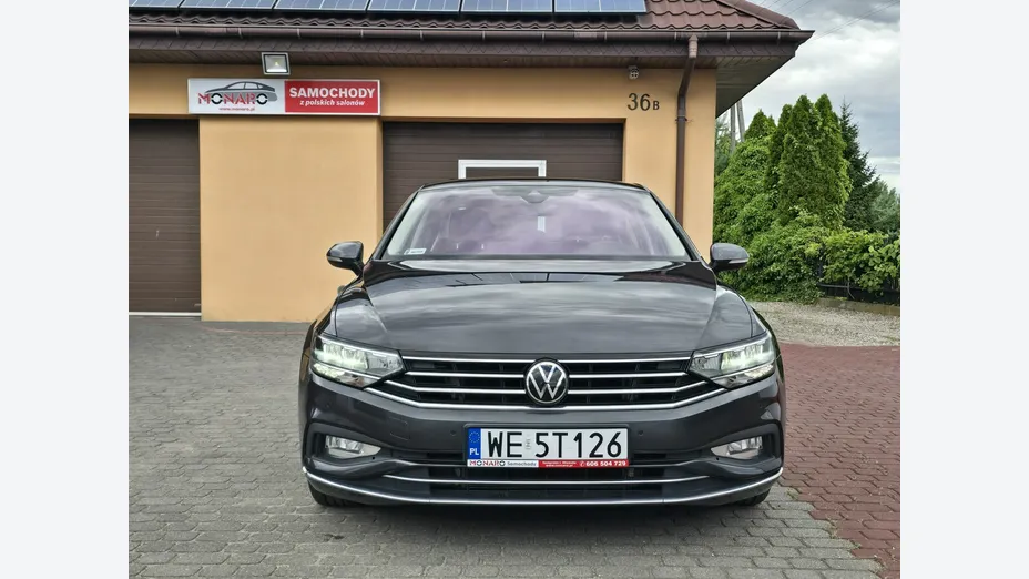 VOLKSWAGEN Passat -