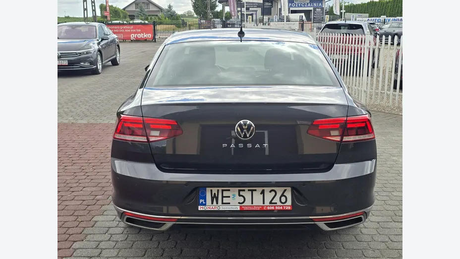 VOLKSWAGEN Passat -