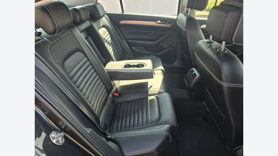VOLKSWAGEN Passat -