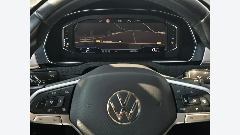 VOLKSWAGEN Passat -