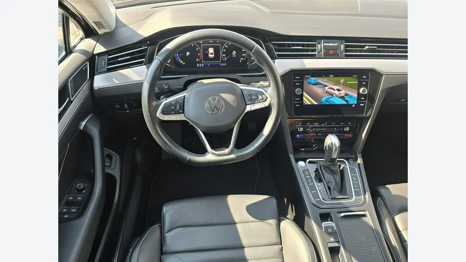 VOLKSWAGEN Passat -