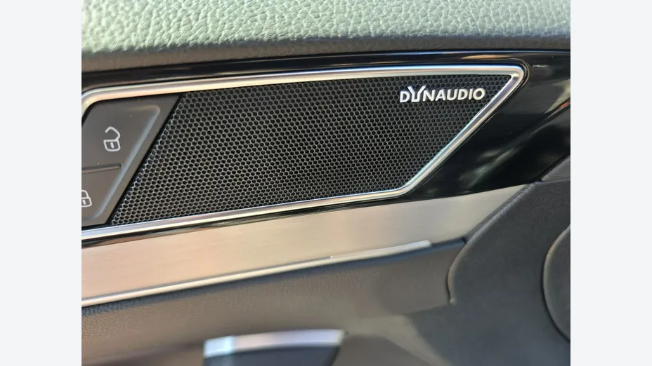 VOLKSWAGEN Passat -