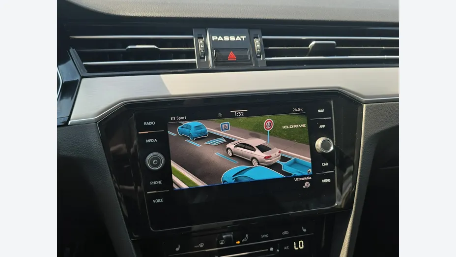 VOLKSWAGEN Passat -