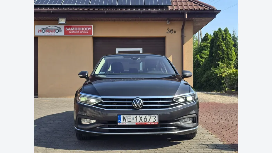 VOLKSWAGEN Passat -