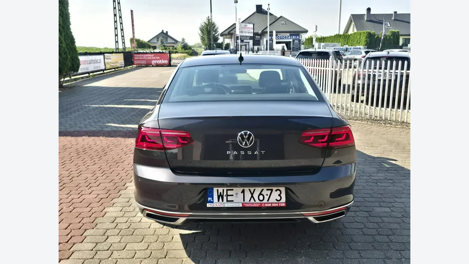 VOLKSWAGEN Passat -