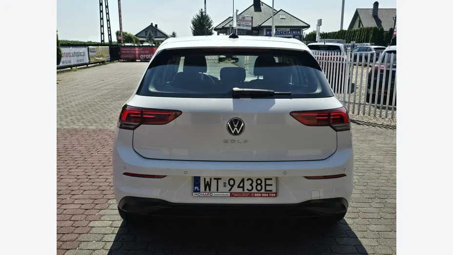 VOLKSWAGEN Golf -