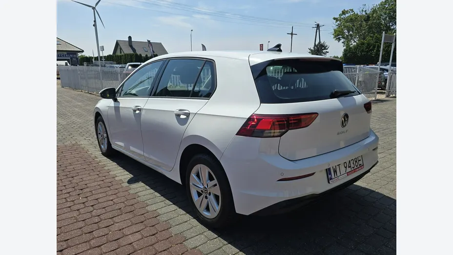 VOLKSWAGEN Golf -