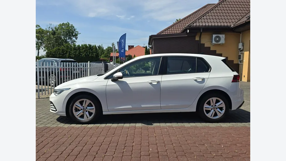 VOLKSWAGEN Golf -