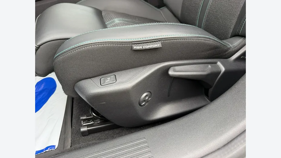 PEUGEOT 308 -