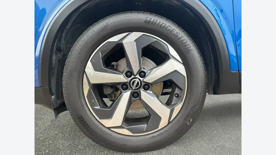 NISSAN Qashqai -