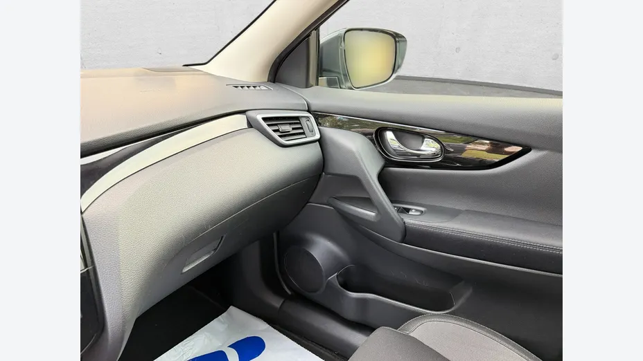 NISSAN Qashqai -