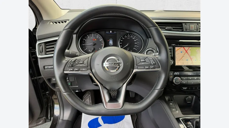 NISSAN Qashqai -