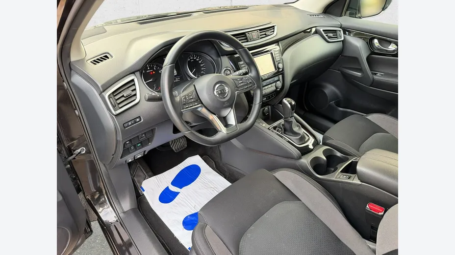 NISSAN Qashqai -