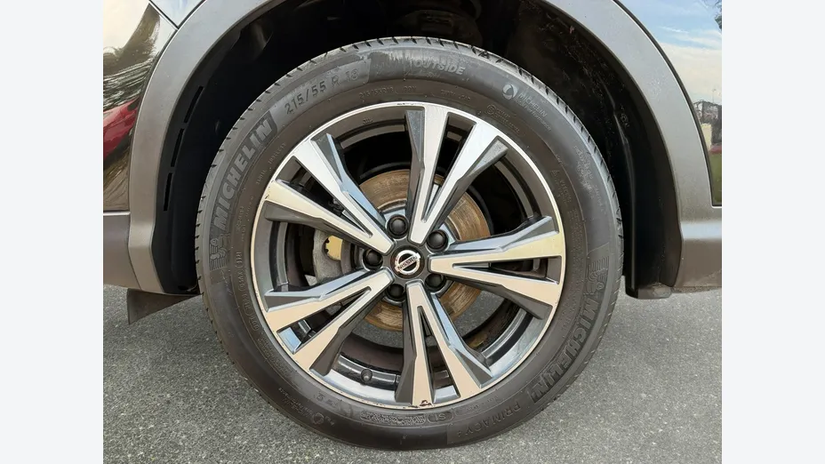 NISSAN Qashqai -
