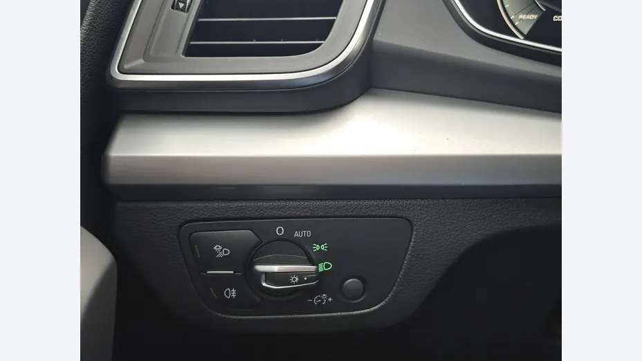 AUDI Q5 -