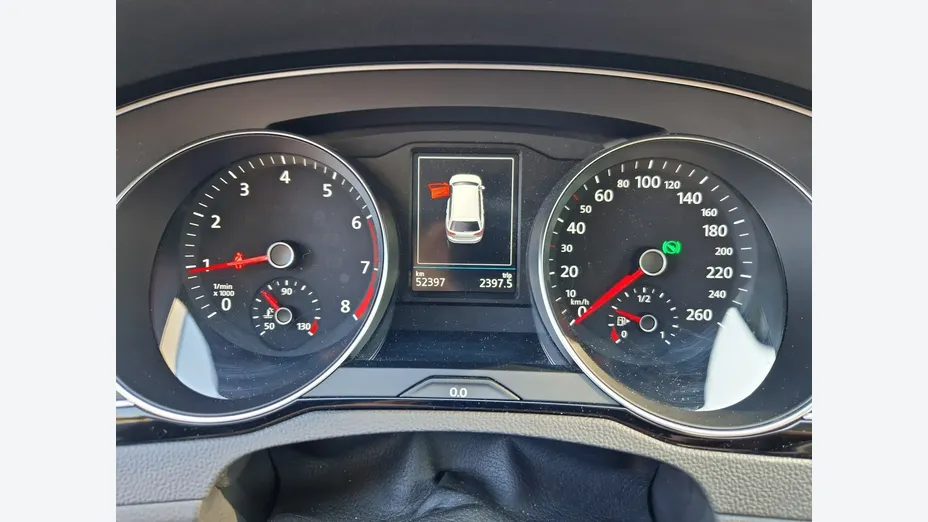VOLKSWAGEN Passat -