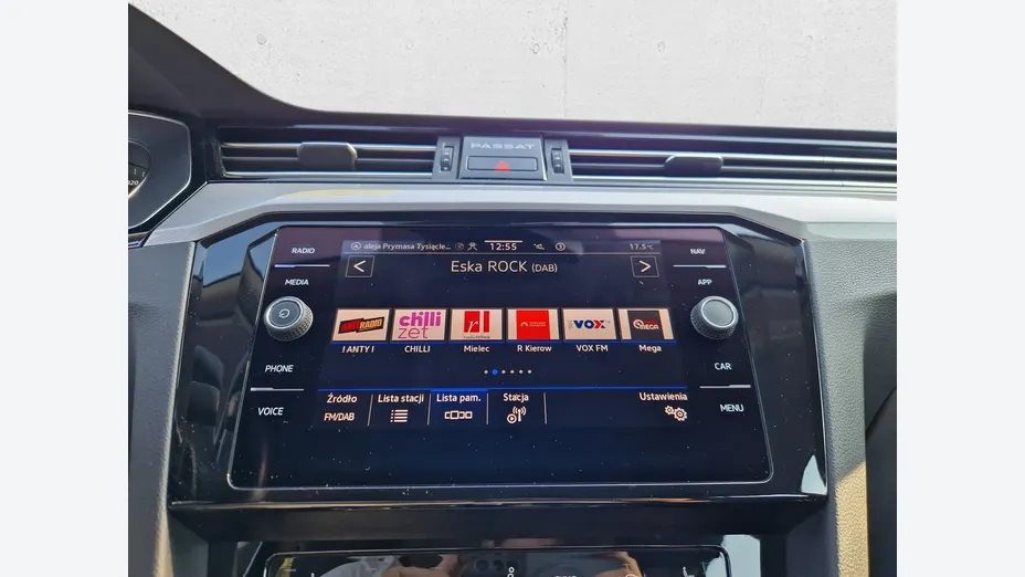 VOLKSWAGEN Passat -