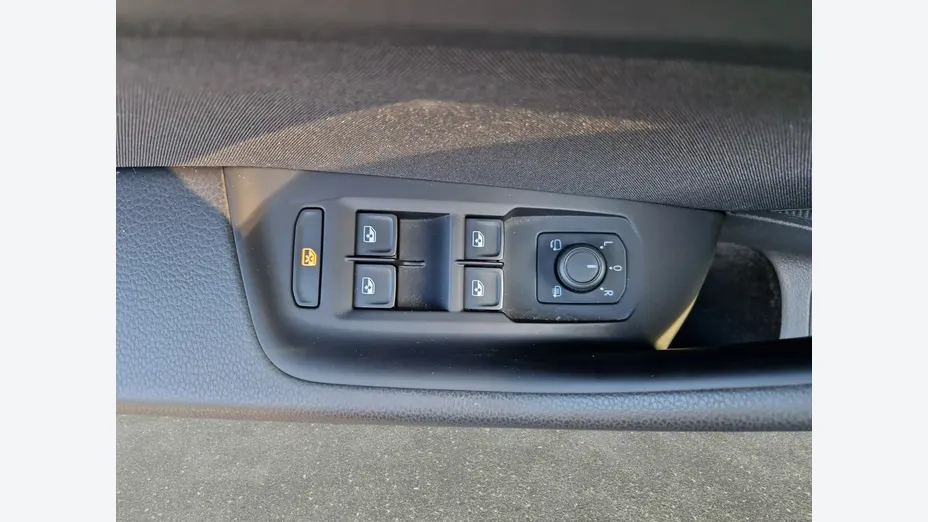 VOLKSWAGEN Passat -