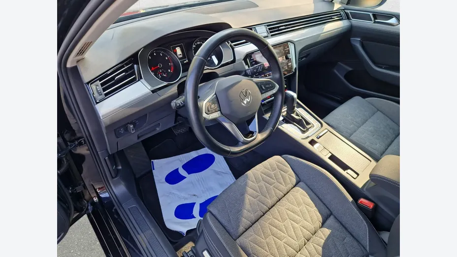 VOLKSWAGEN Passat -