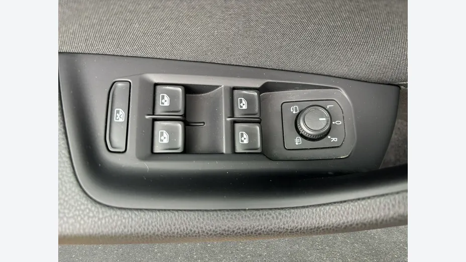 VOLKSWAGEN Passat -