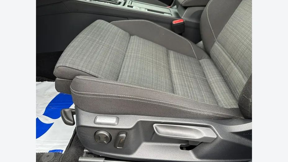VOLKSWAGEN Passat -