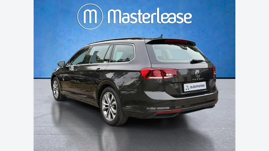 VOLKSWAGEN Passat -