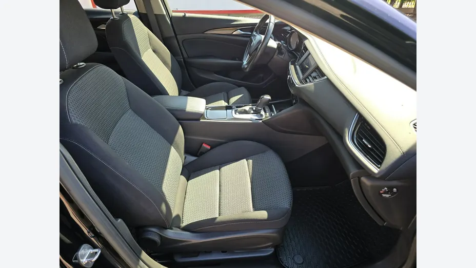 OPEL Insignia -