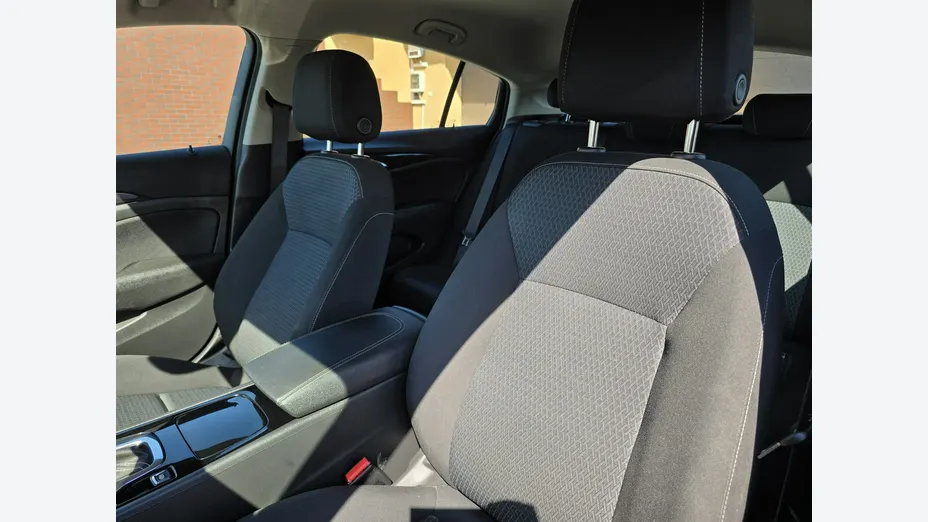OPEL Insignia -