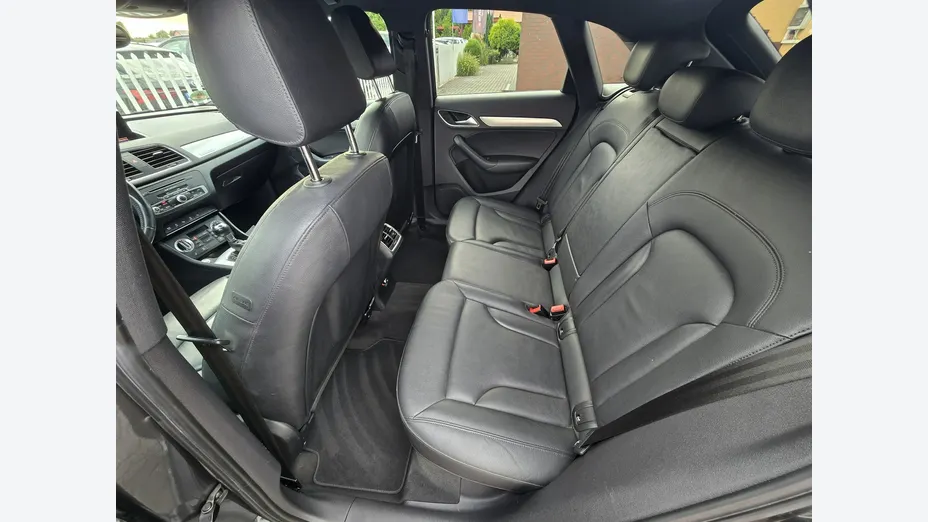 AUDI Q3 -