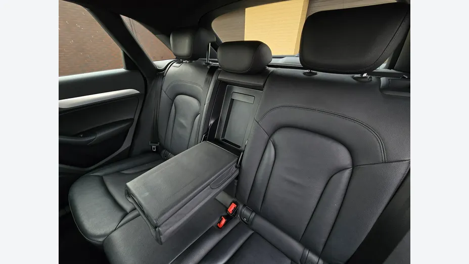 AUDI Q3 -