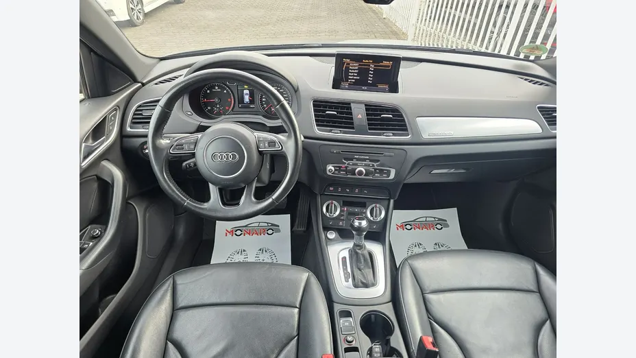 AUDI Q3 -