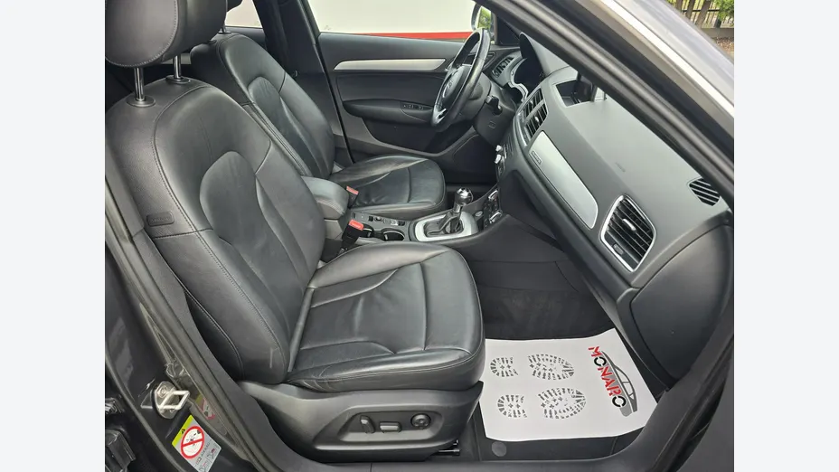 AUDI Q3 -