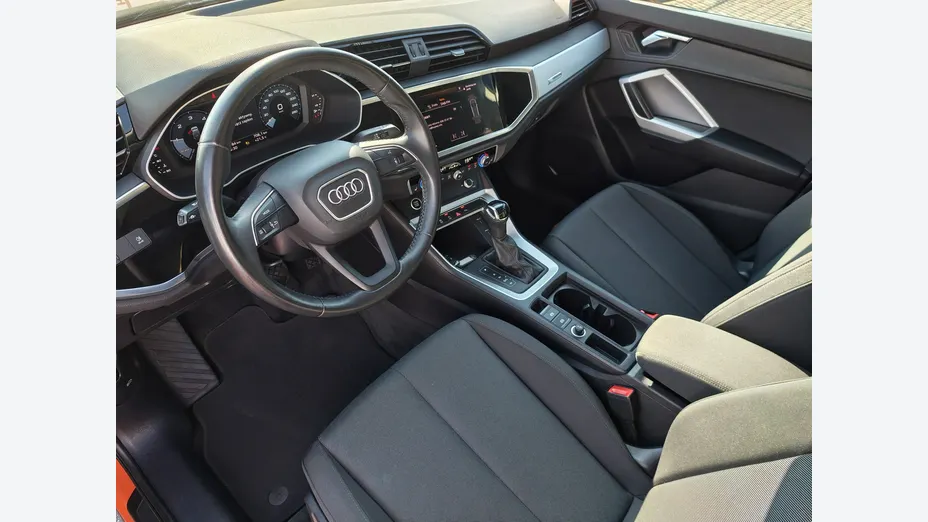 AUDI Q3 -