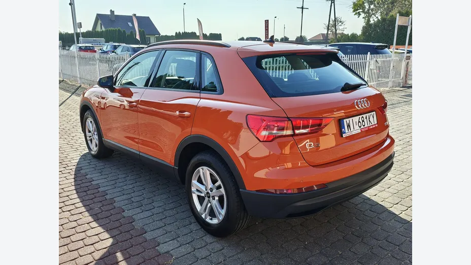 AUDI Q3 -