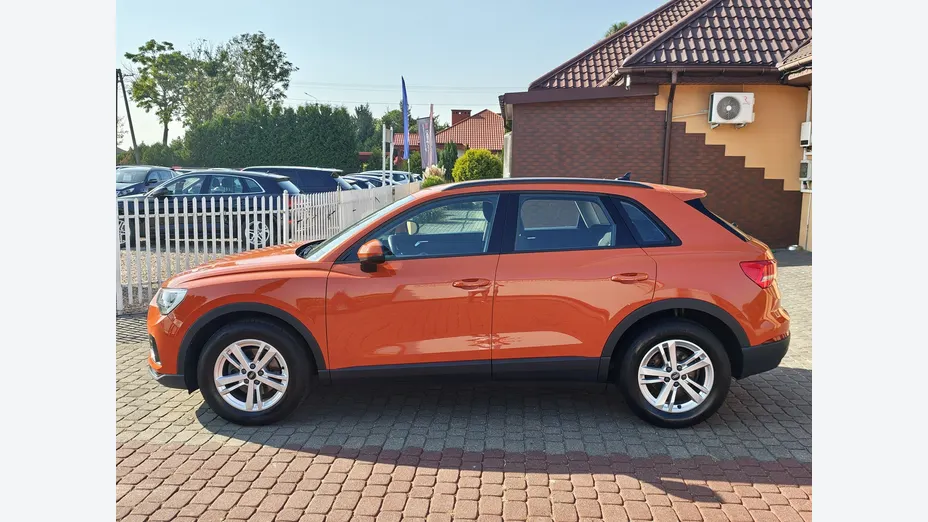 AUDI Q3 -