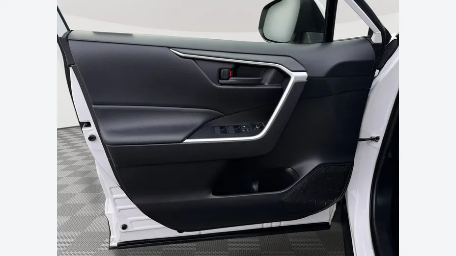 TOYOTA RAV4 -