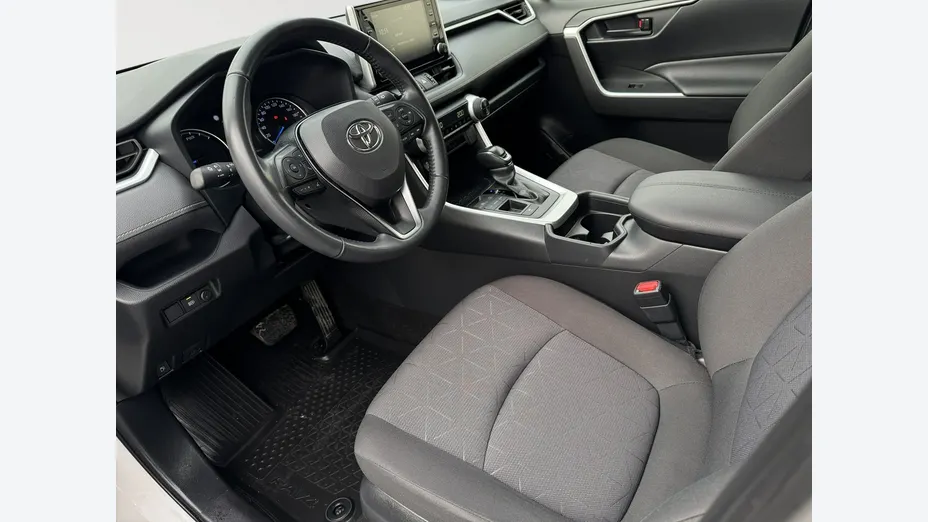 TOYOTA RAV4 -