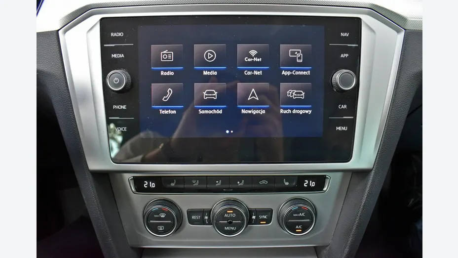 VOLKSWAGEN Passat -