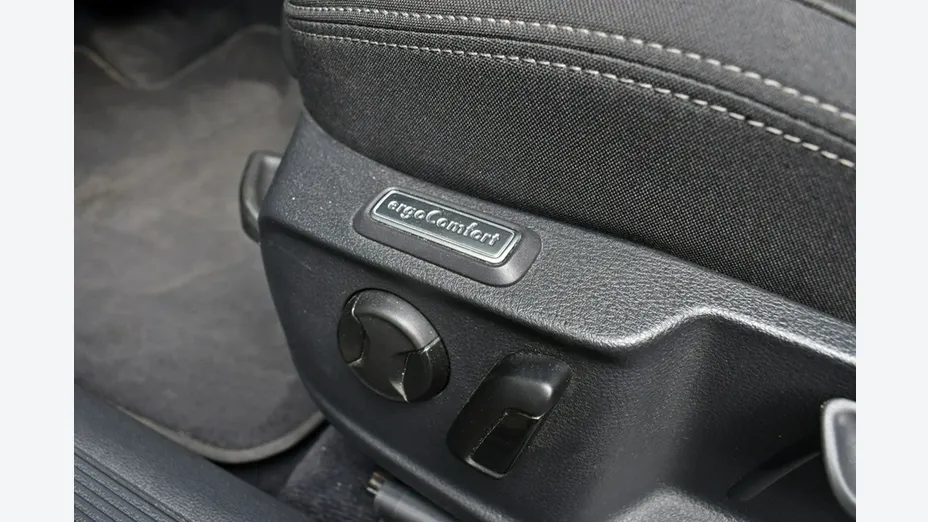 VOLKSWAGEN Passat -