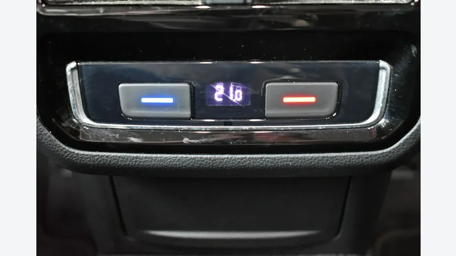 VOLKSWAGEN Passat -
