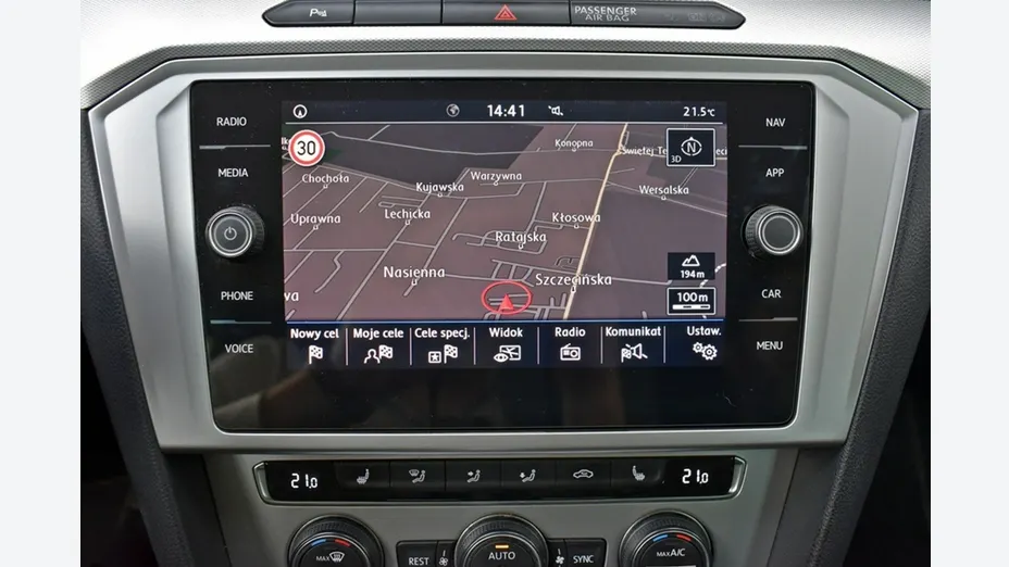 VOLKSWAGEN Passat -