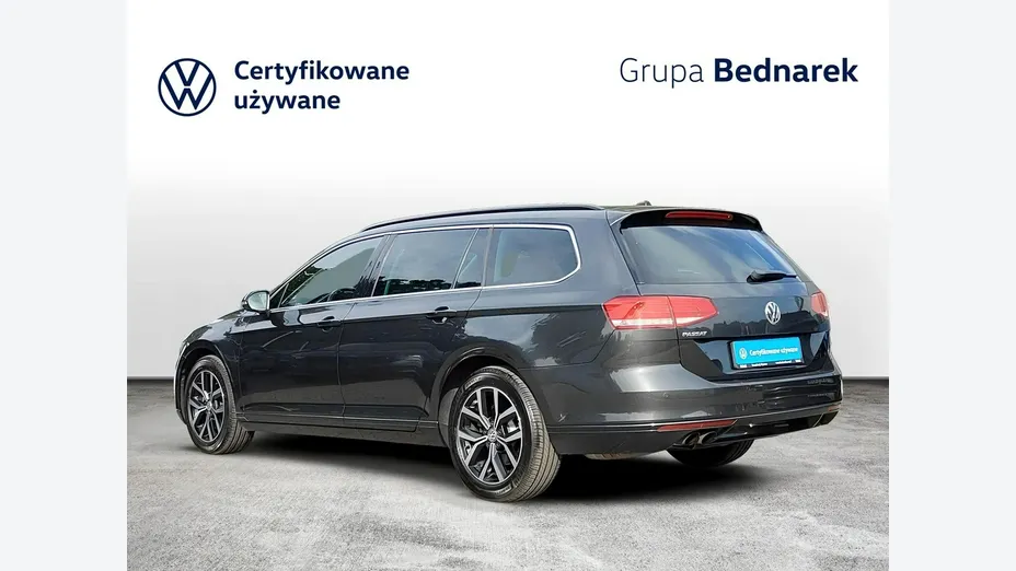 VOLKSWAGEN Passat -
