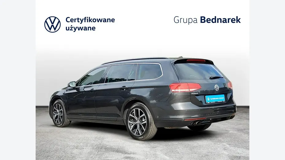 VOLKSWAGEN Passat -