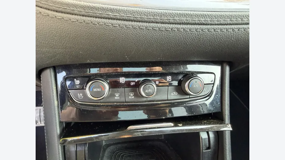 OPEL Grandland X -