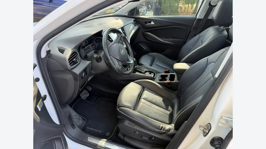 OPEL Grandland X -