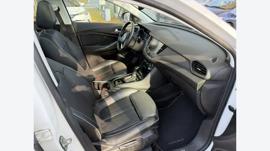 OPEL Grandland X -