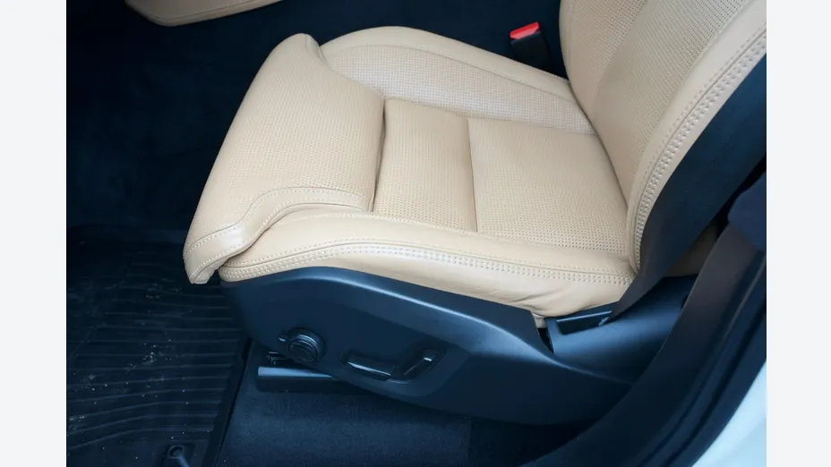 VOLVO XC90 -