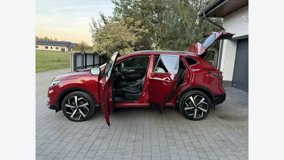 NISSAN Qashqai -